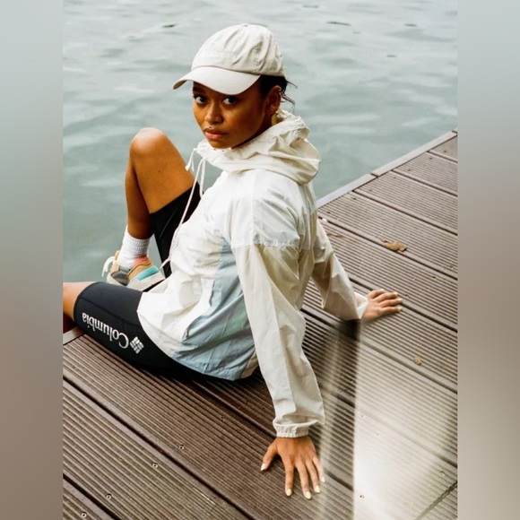 Columbia nwt Women’s Flash Challenge Windbreaker. A535 - Picture 4 of 6